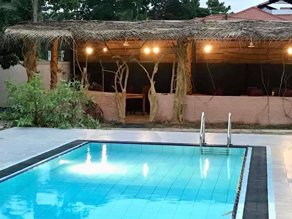 Aradhana Airport Transit Hotel カトゥナカヤ エクステリア 写真