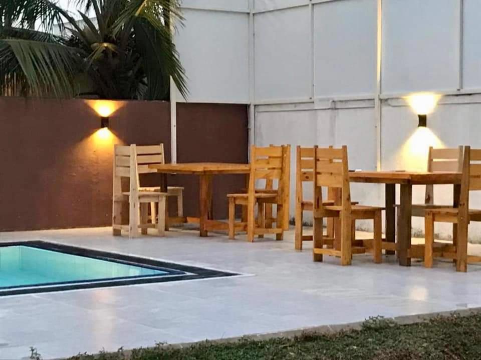 Aradhana Airport Transit Hotel カトゥナカヤ エクステリア 写真