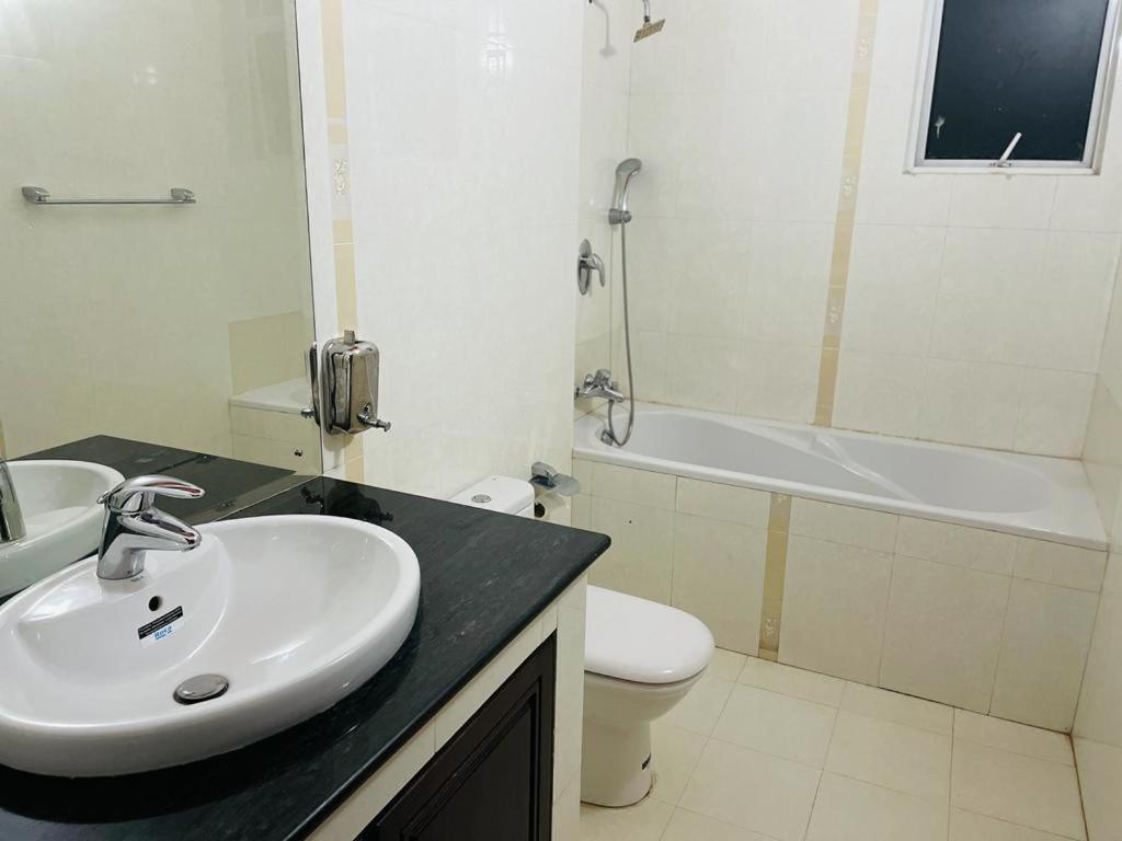 Aradhana Airport Transit Hotel カトゥナカヤ エクステリア 写真